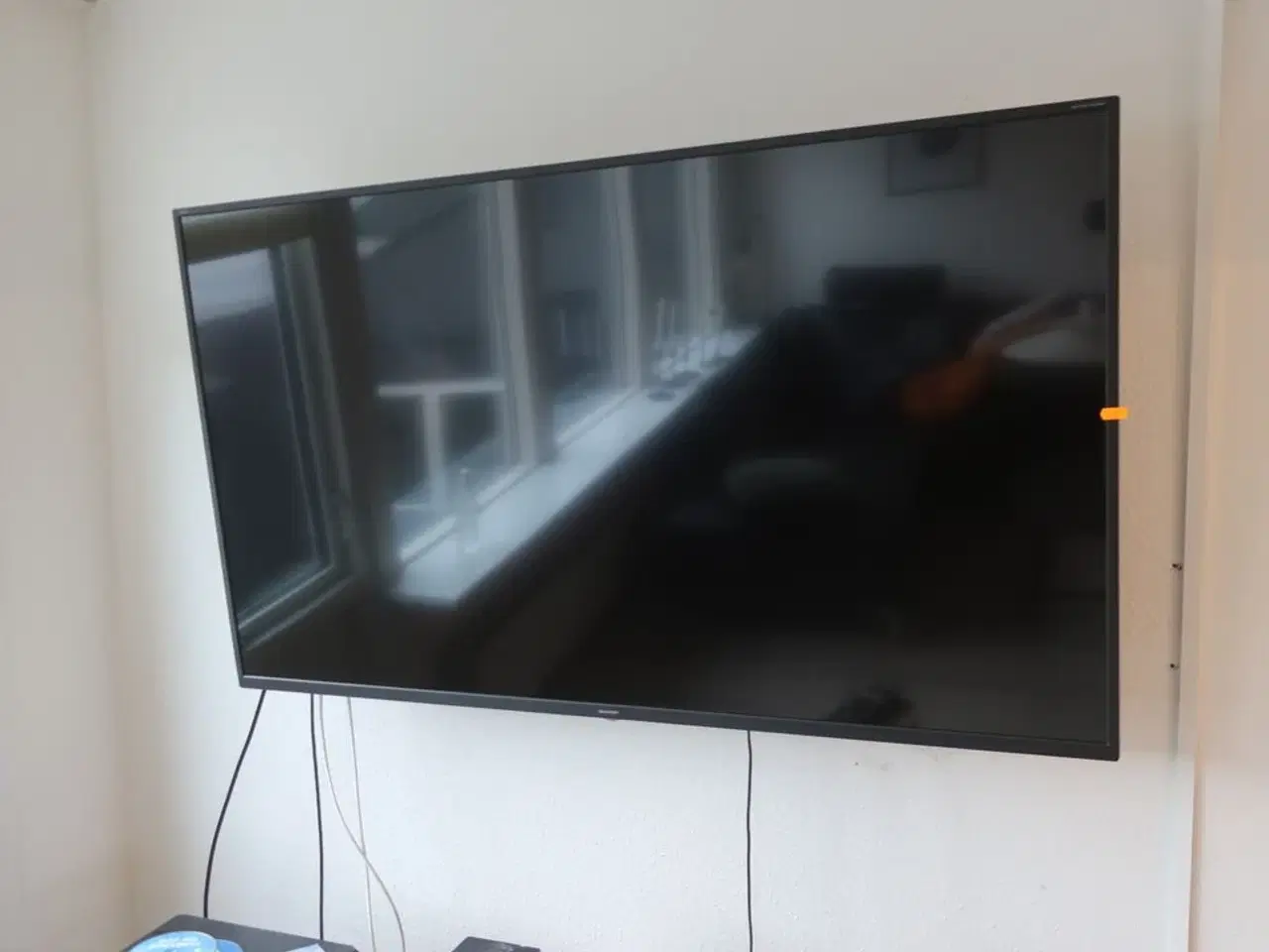 Billede 3 - TV SHARP med TV bænk m.m.