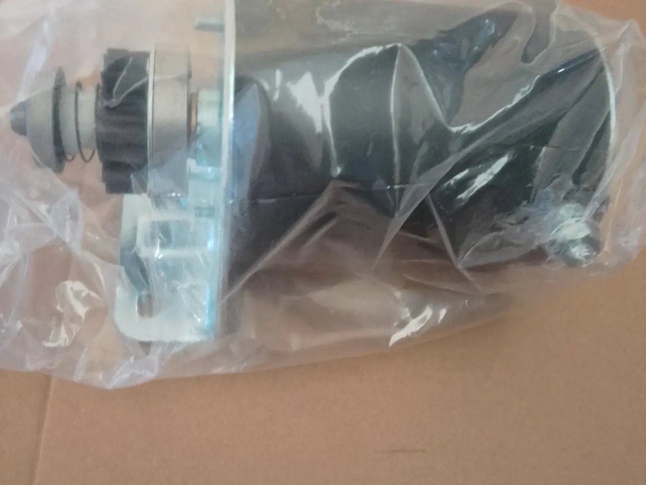 Billede 1 - Ny Brigss og Stratton  starter med 16 tænder 