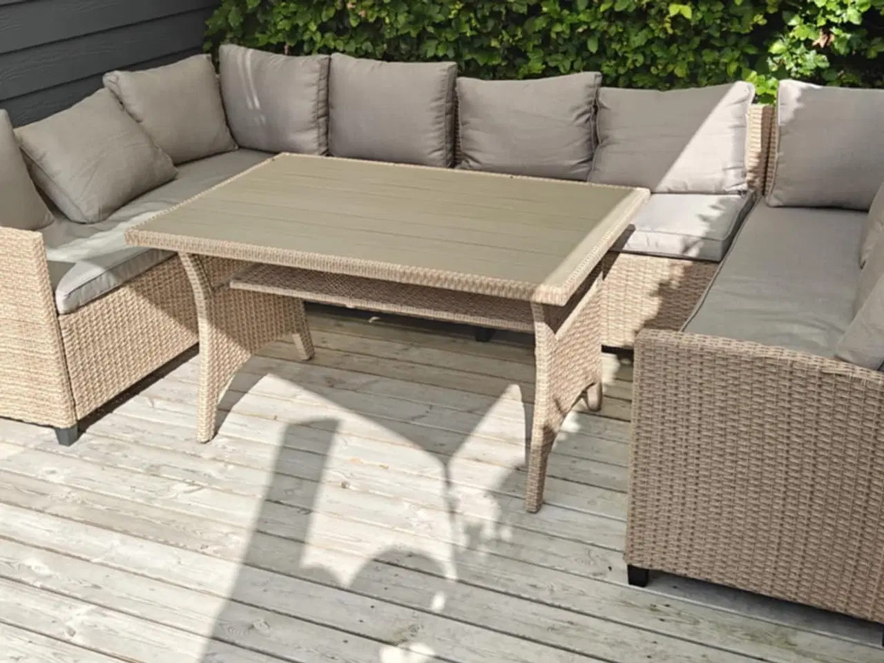 Billede 2 - Loungesofa og bord til haven 