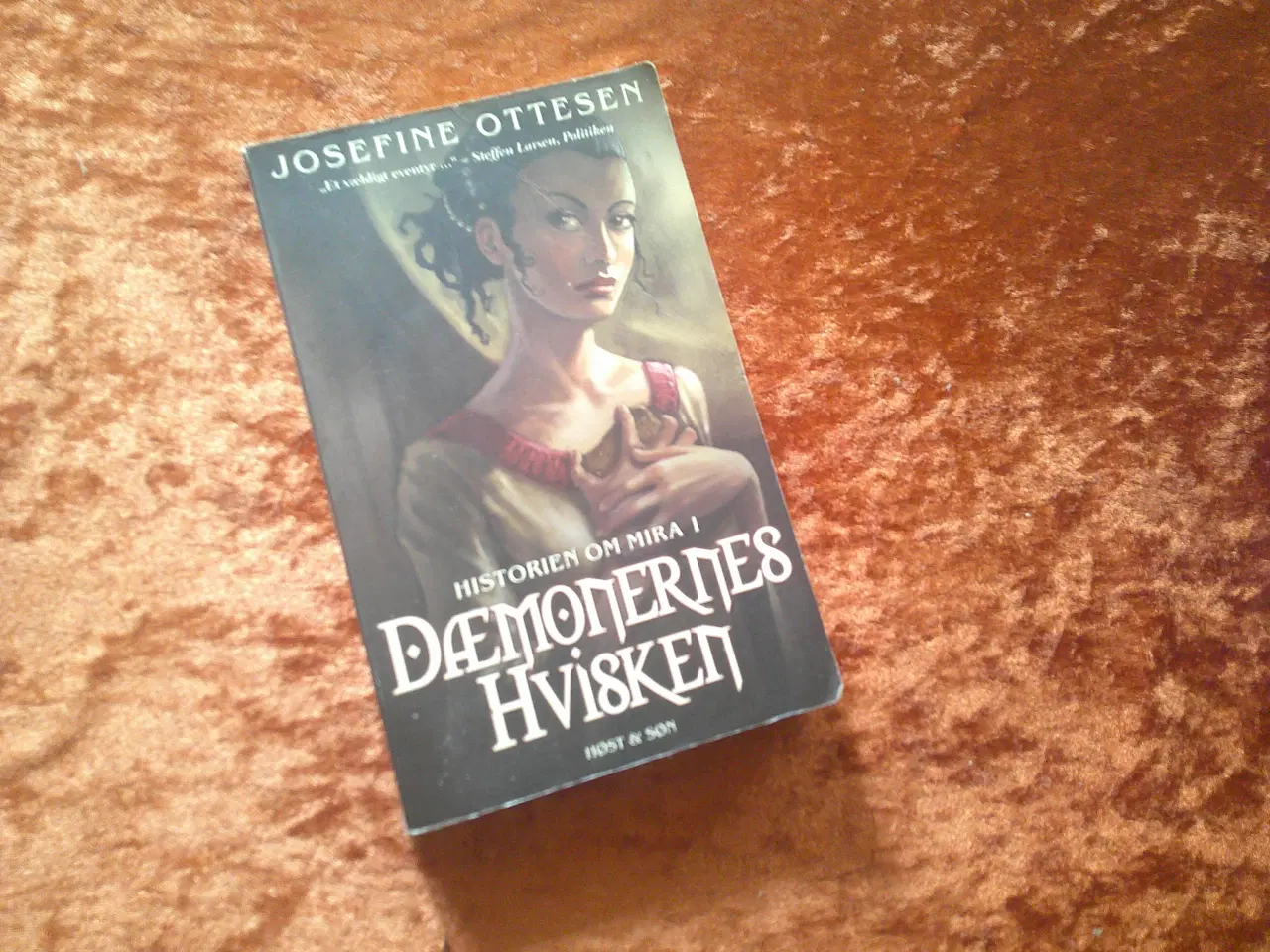 Billede 1 - Dæmonernes hvisken, Josefine Ottesen,