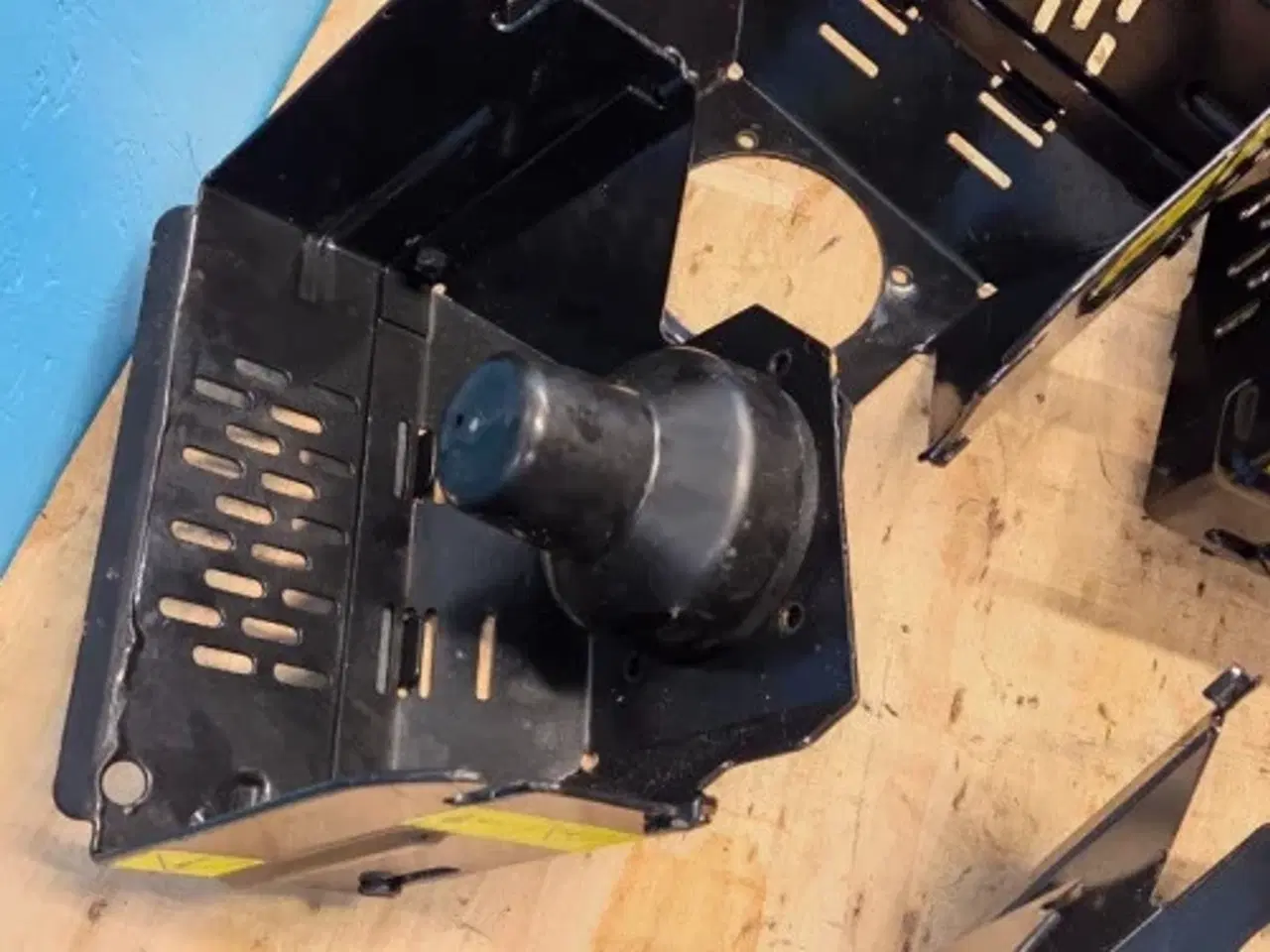 Billede 7 - New Holland T4.75 Pto Afskærmning 47798269  6Stk