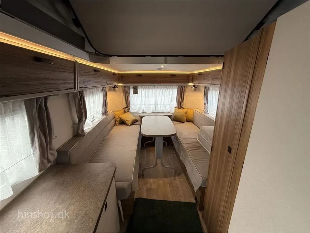 Billede 16 - 2026 - Eriba Touring 620 Legend kult vogn fra Eriba med sovetag fra Hinshøj Caravan