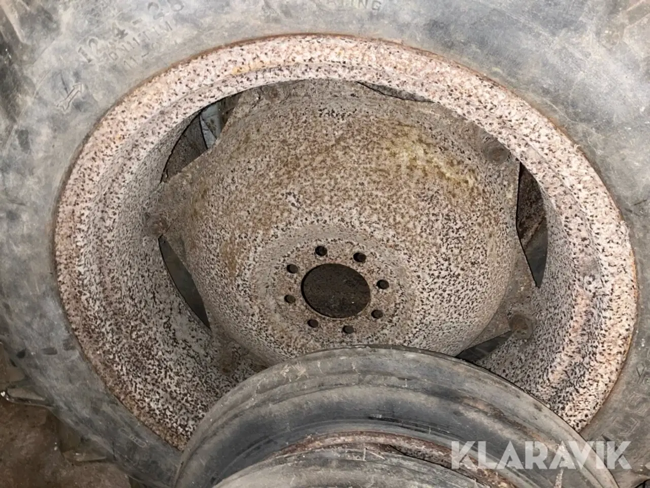 Billede 11 - Traktordæk fra Grå MF - 4 styk