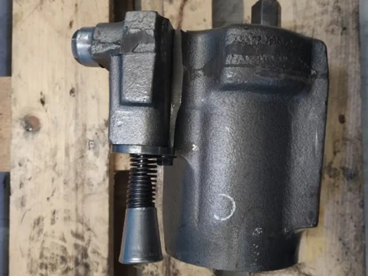 Billede 3 - Ford 6640 Sæt Cylinder Valve 73401672