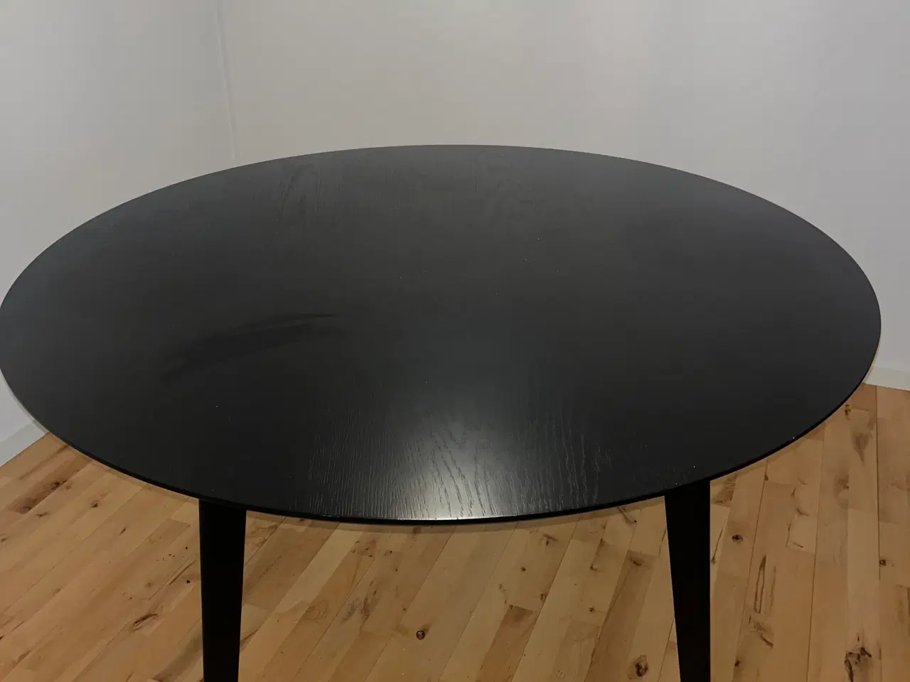 Billede 3 - Spisebord Ø140 cm 