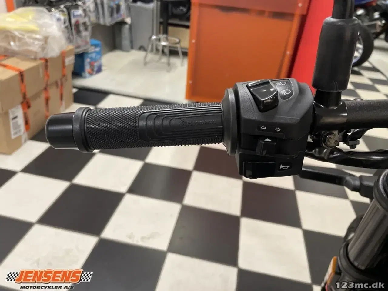 Billede 8 - Husqvarna Svartpilen 401