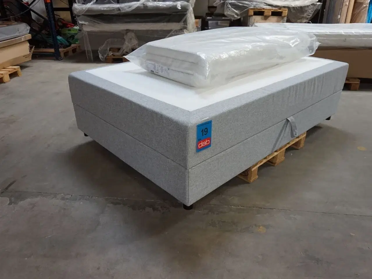 Billede 3 - Nordisk Fjer B110 seng med opbevaring 140x200 cm