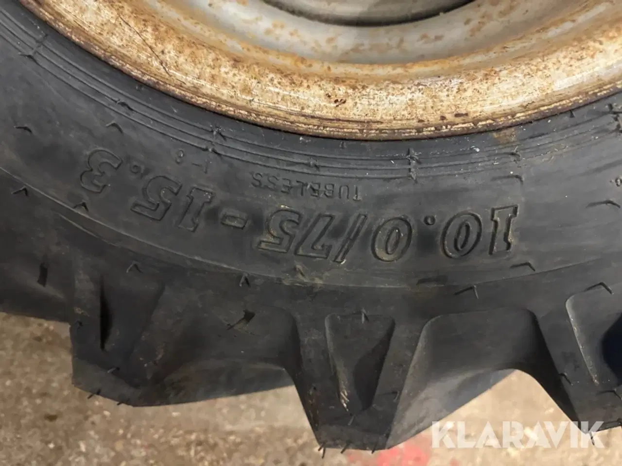 Billede 7 - Dæk med fælg BKT 1 styk