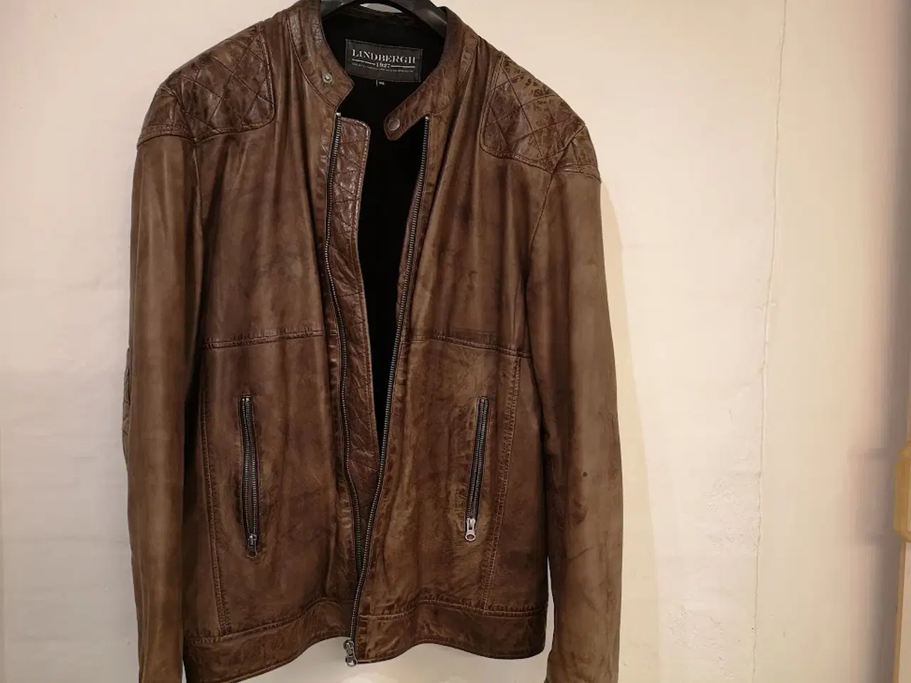 Billede 1 - Dejlig læderjakke