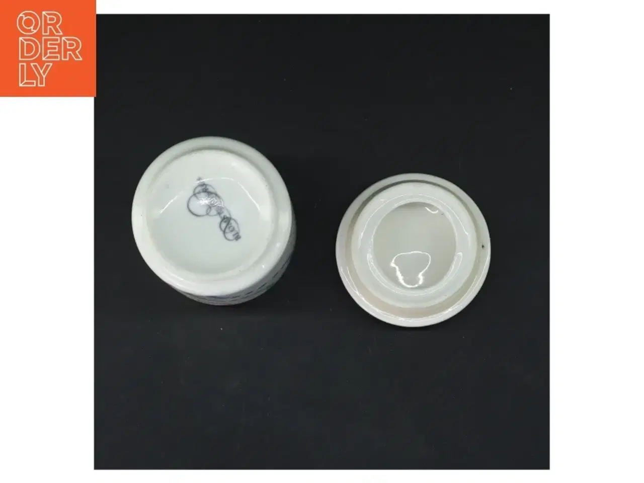 Billede 5 - Porcelæn krukke med låg (str. Ø. 7 cm. længde. 9 cm)