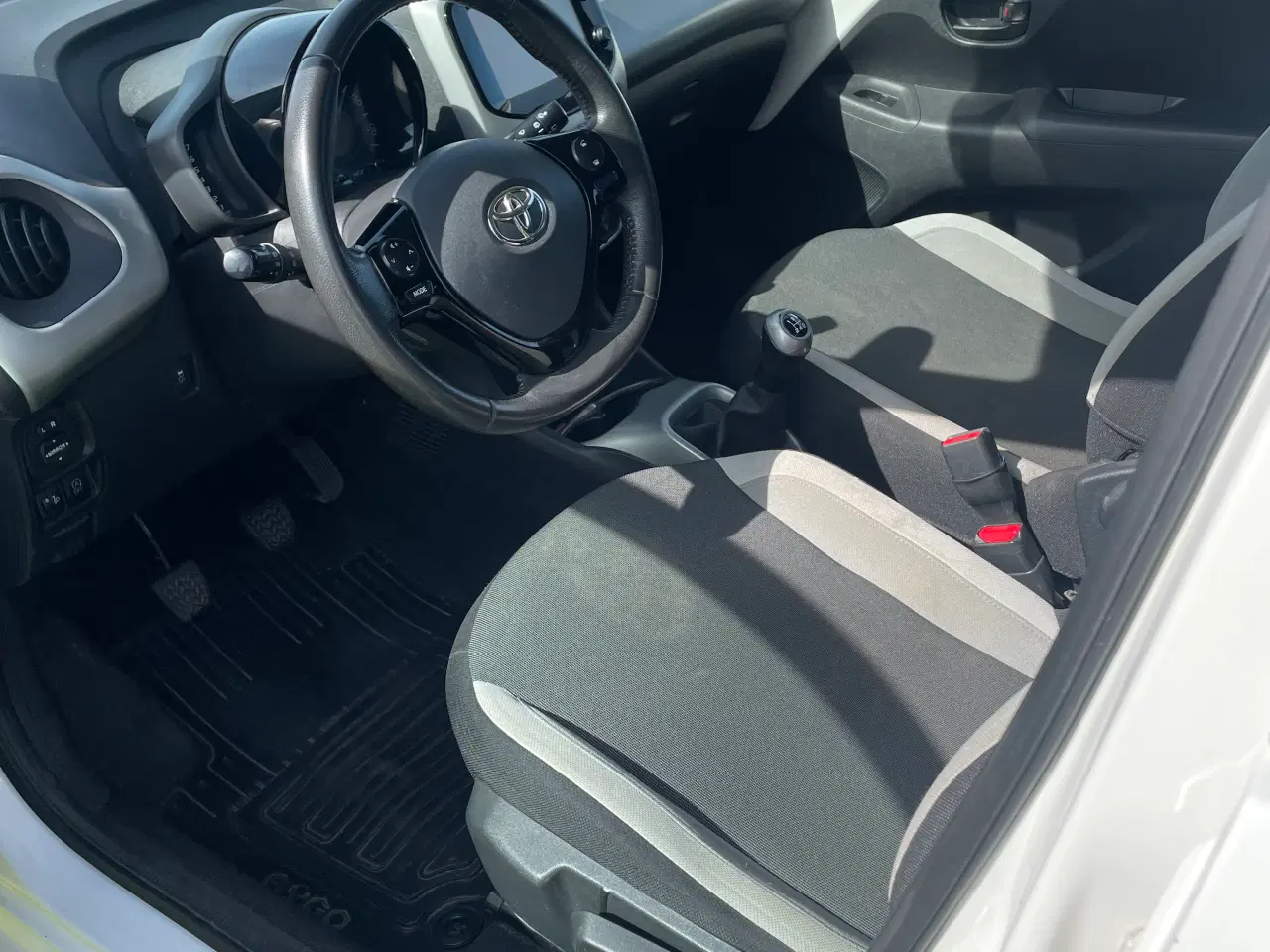 Billede 5 - Driftsikker og billig kørende Aygo sælges