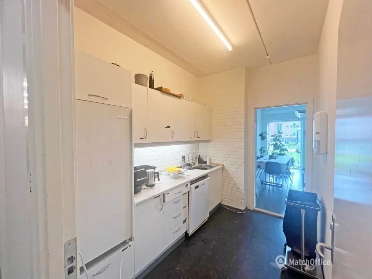 Billede 11 - Flotte og fleksible lokaler med stor synlighed mod Indre Ringvej - i alt ca. 660 kvm