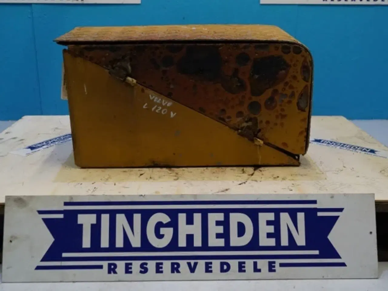 Billede 13 - Volvo L120 Baterikasse L.H. VOE11018434