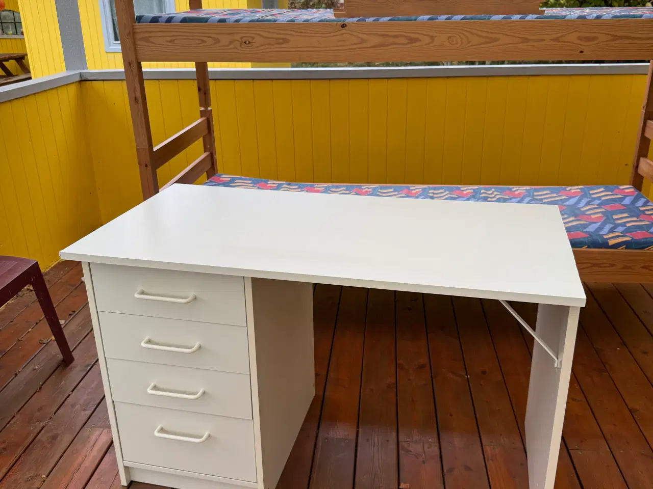 Billede 1 - Skrivebord med skuffer 