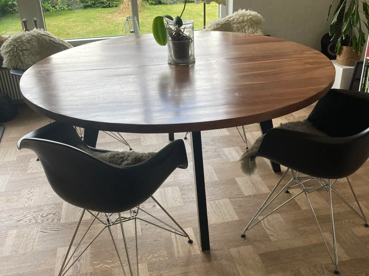 Billede 4 - Flot rundt spisebord sælges 