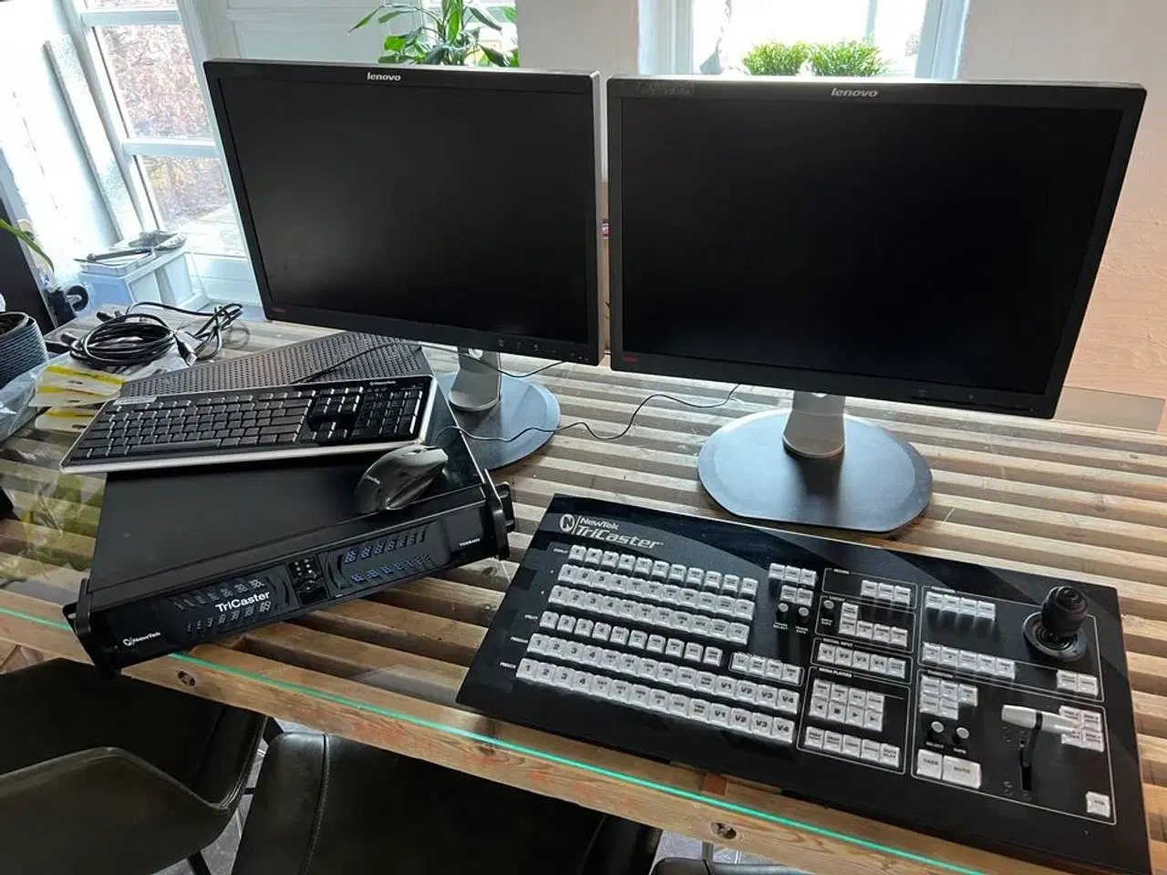 Billede 2 - NewTek TriCaster TCXD450 CS kontrolflade med NewTek TriCaster (uden skærme)