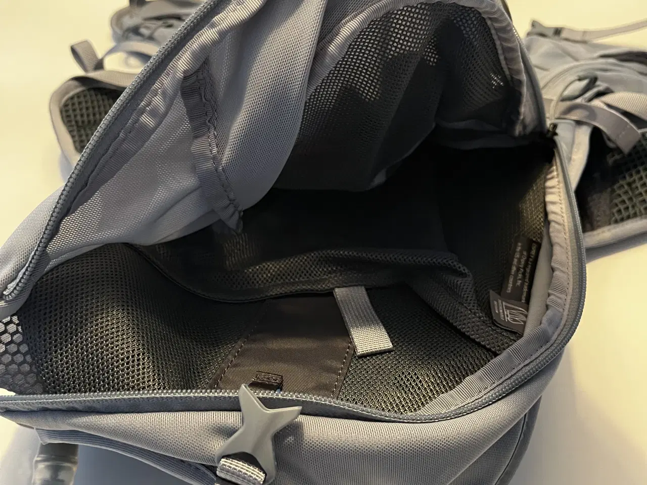 Billede 3 - Osprey Rygsæk Grå til kvinder