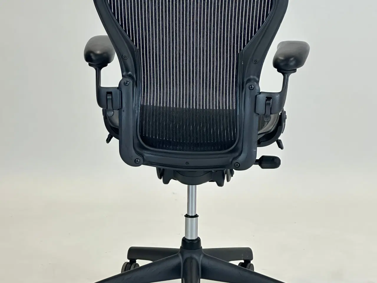 Billede 5 - Herman Miller Aeron C Kontorstol – Mørkegrå
