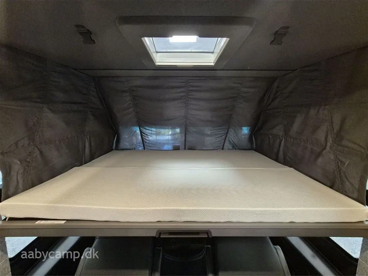 Billede 10 - 2025 - Niesmann+Bischoff Arto 78   solceller. 3x150 Ah lithium batterier. 3000w inverter. Elektrisk markise. Udv. gas/vand. Helårsdæk. 2x TV. Duo control. luft undervogn. Hydrauliske støtteben.