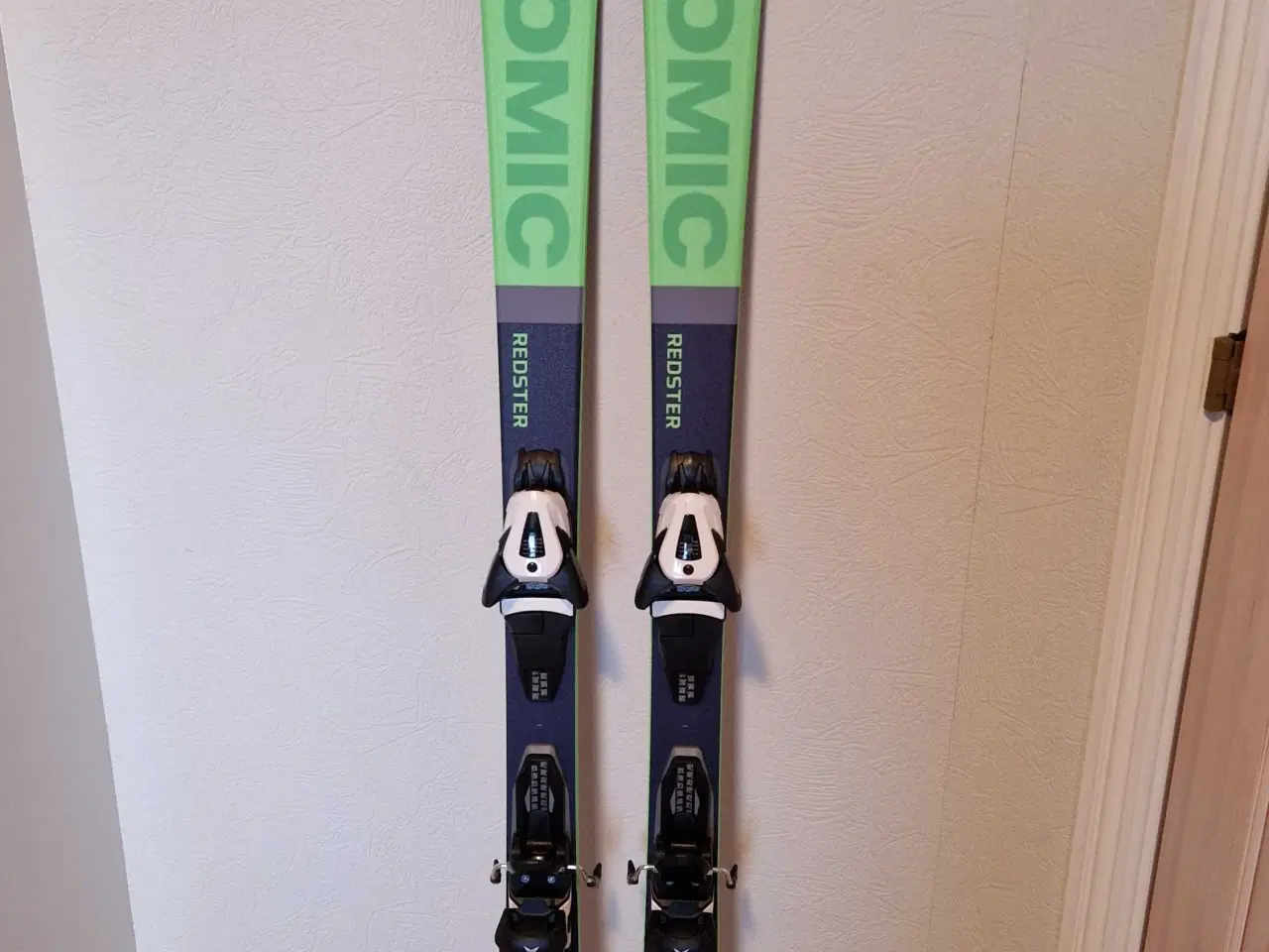 Billede 1 - Ski og støvler 