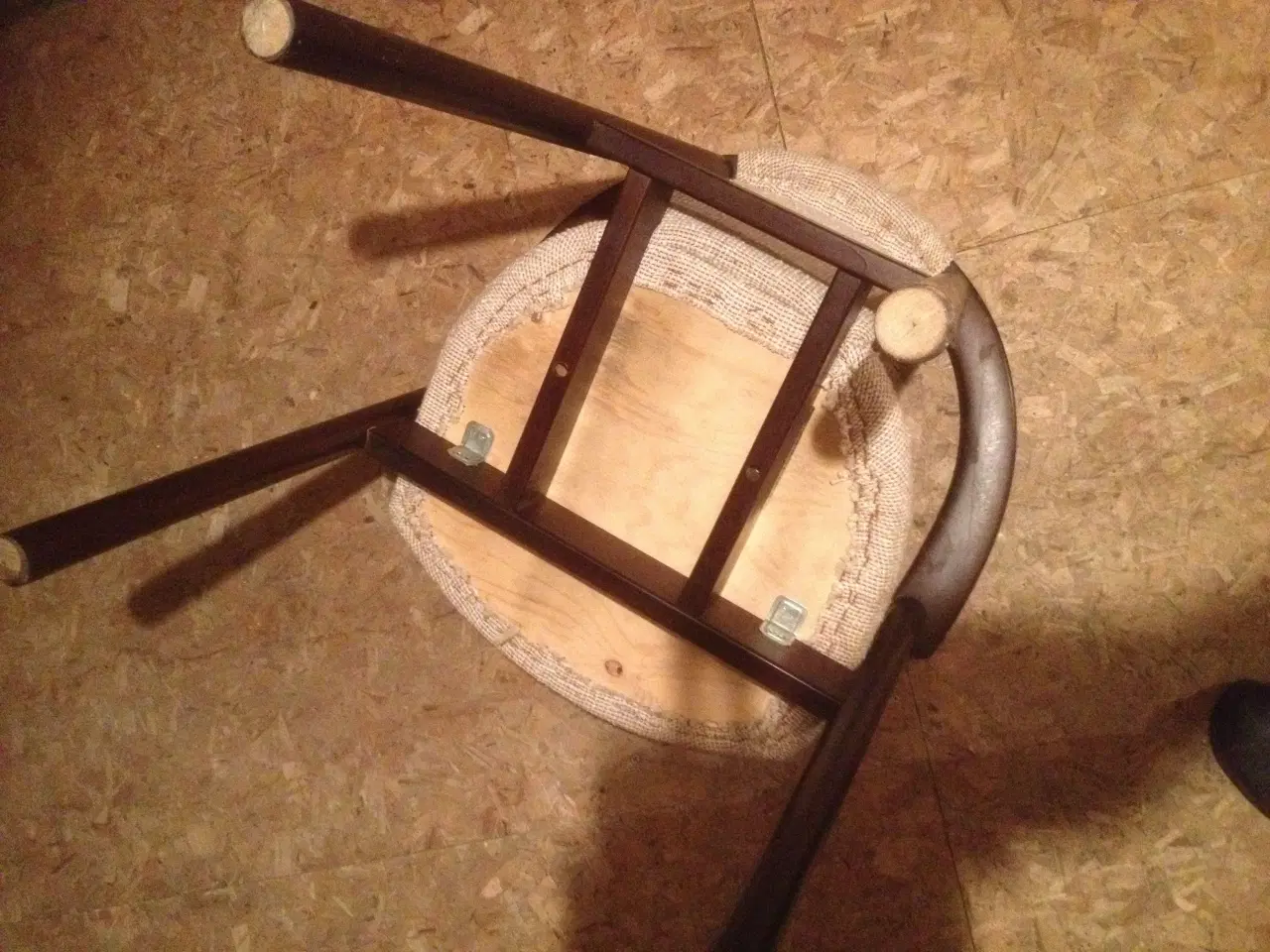 Billede 3 - Fin gammel stol med armlæn