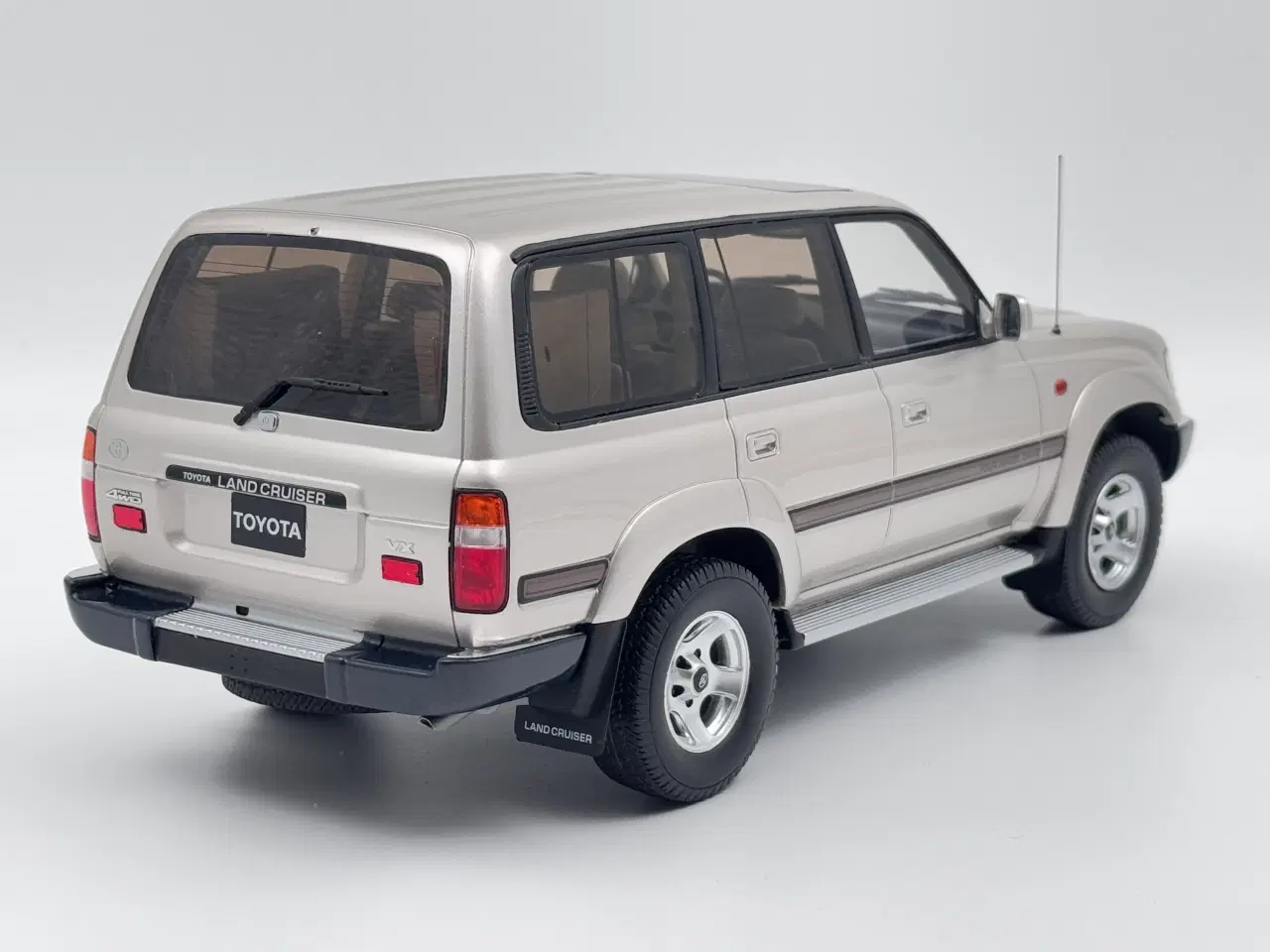 Billede 3 - 1992 Toyota Land Cruiser HDJ80  1:18 