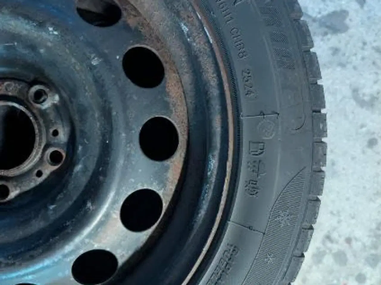 Billede 3 - Vinterdæk R16 min 6 mm dækmønster 