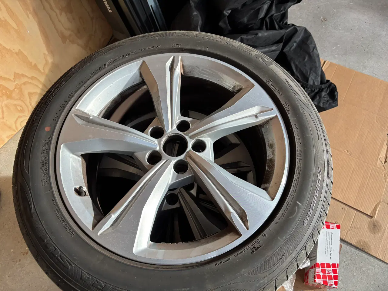 Billede 1 - Alu fælge 19” med dæk nexen 255/55/19