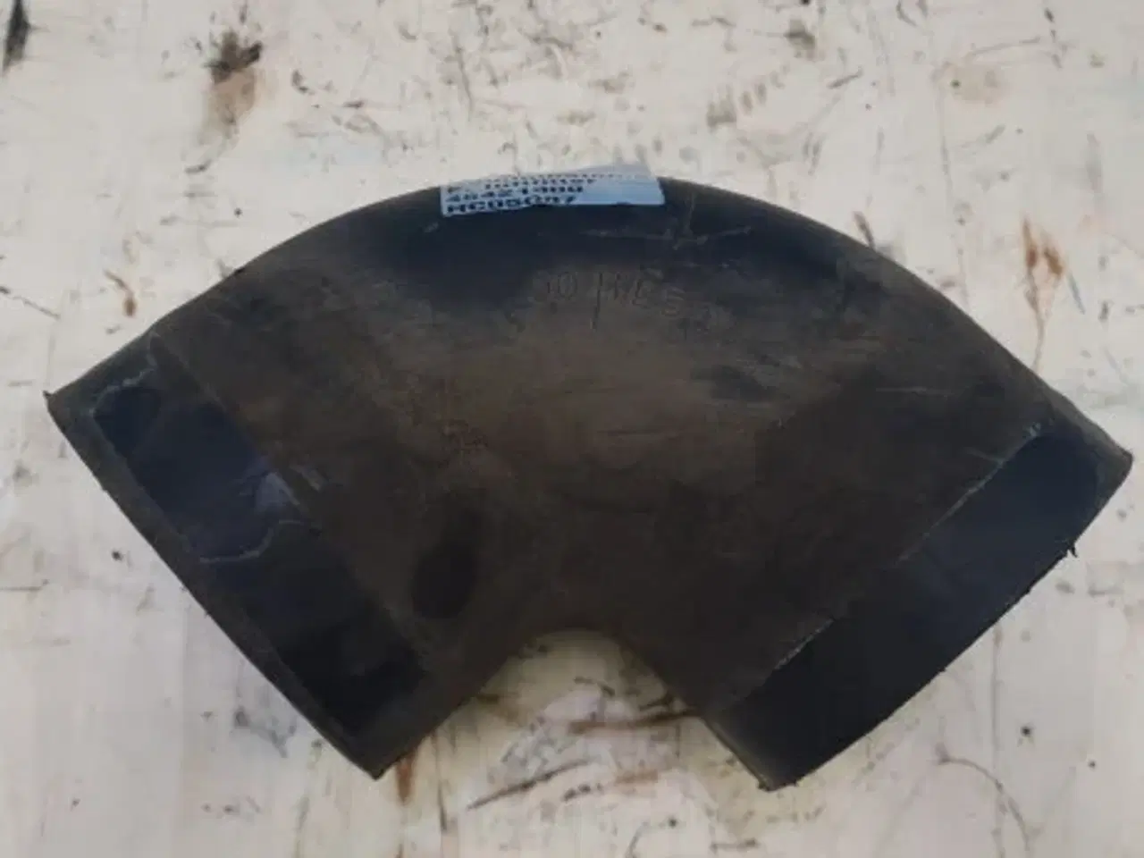 Billede 5 - Massey Ferguson 40 Gummibøjning F. Luftfilter 46421300