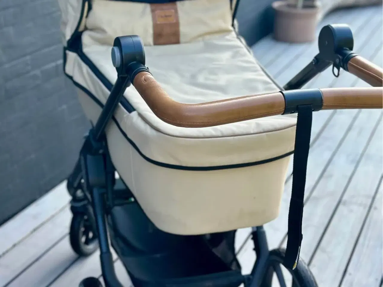 Billede 1 - Beige Emmaljunga barnevogn m. Pusletaske 