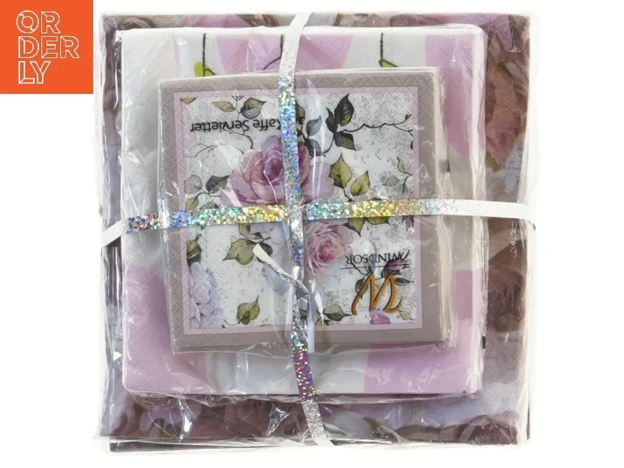 Billede 1 - Servietter sæt med blomsterdesign (str. 12x12, 16x16 og 20x20 cm)