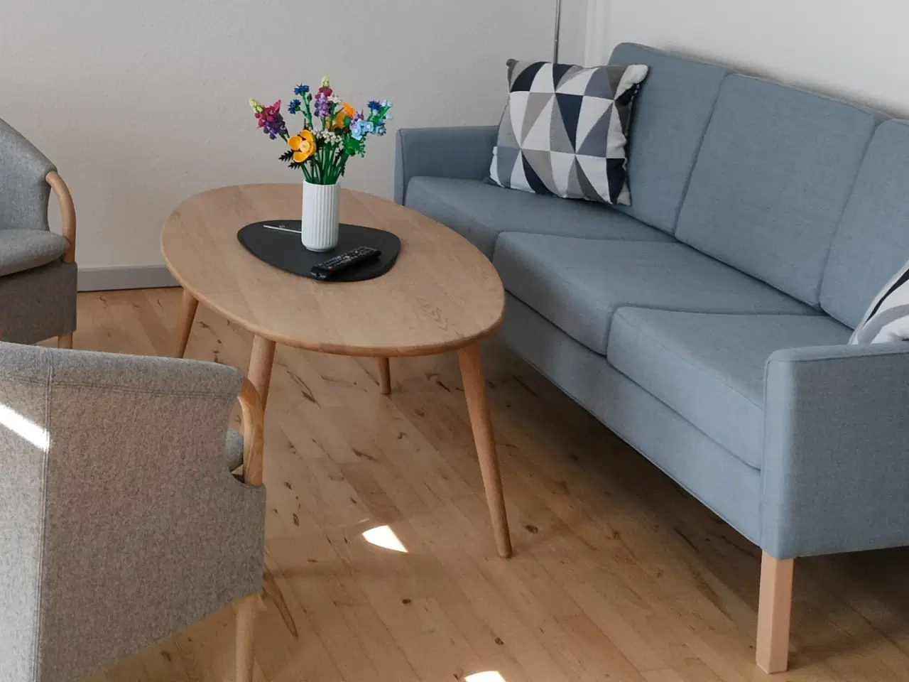 Billede 2 - Sofa med sæbebehandlet bøgeben