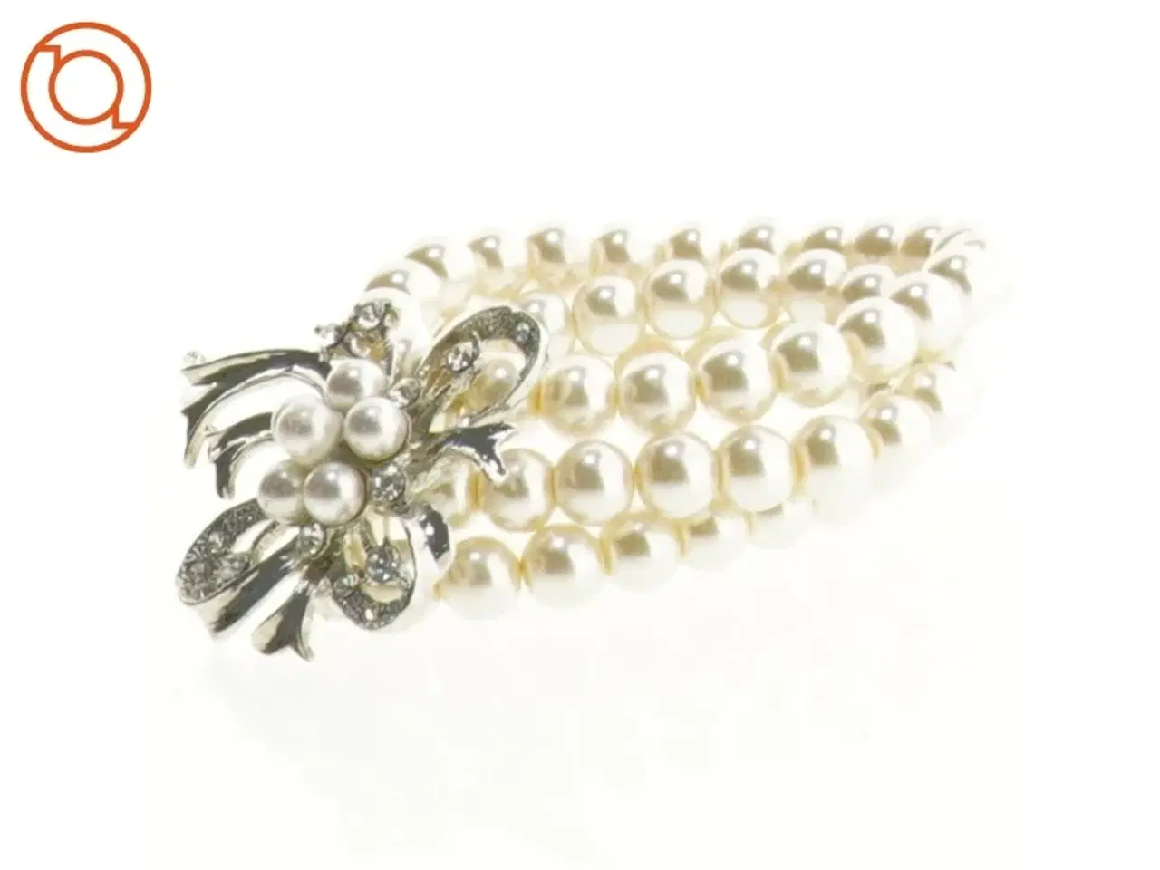 Billede 1 - Perlearmbånd med blomsterdetalje (str. Ø 5 cm)