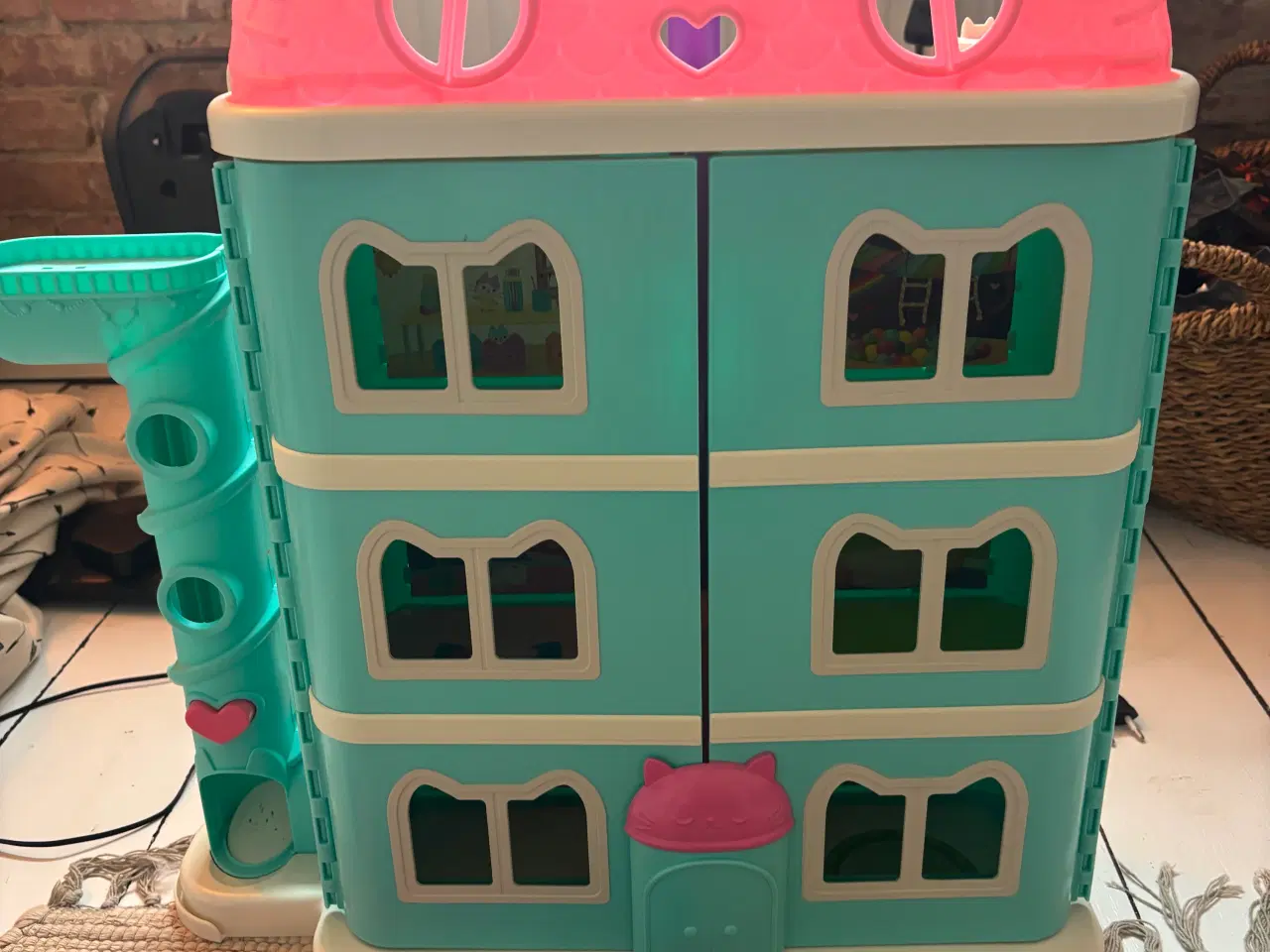 Billede 1 - Gabby dukkehus inkl. figurer 