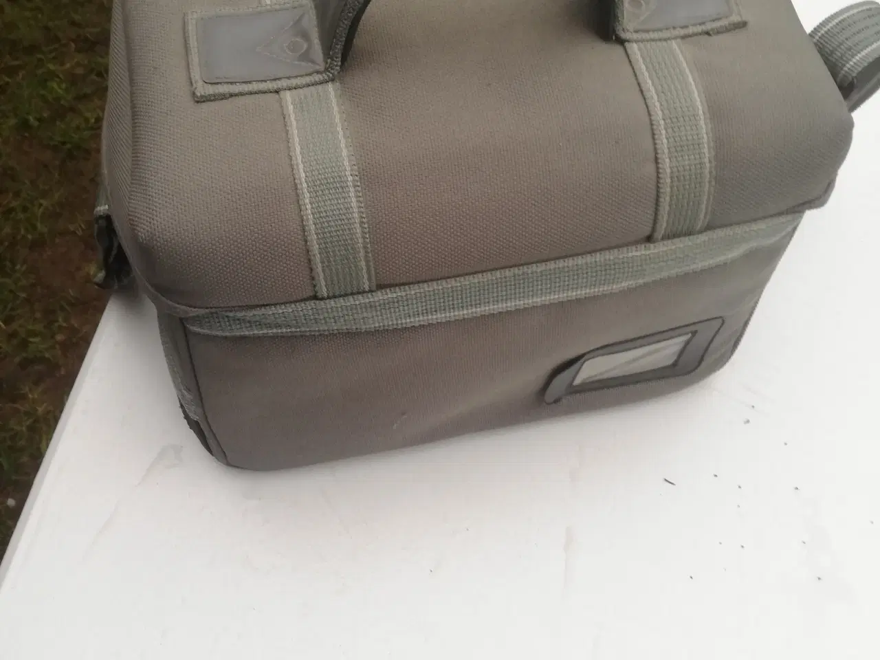Billede 5 - Grå skulder taske med bærehank 
