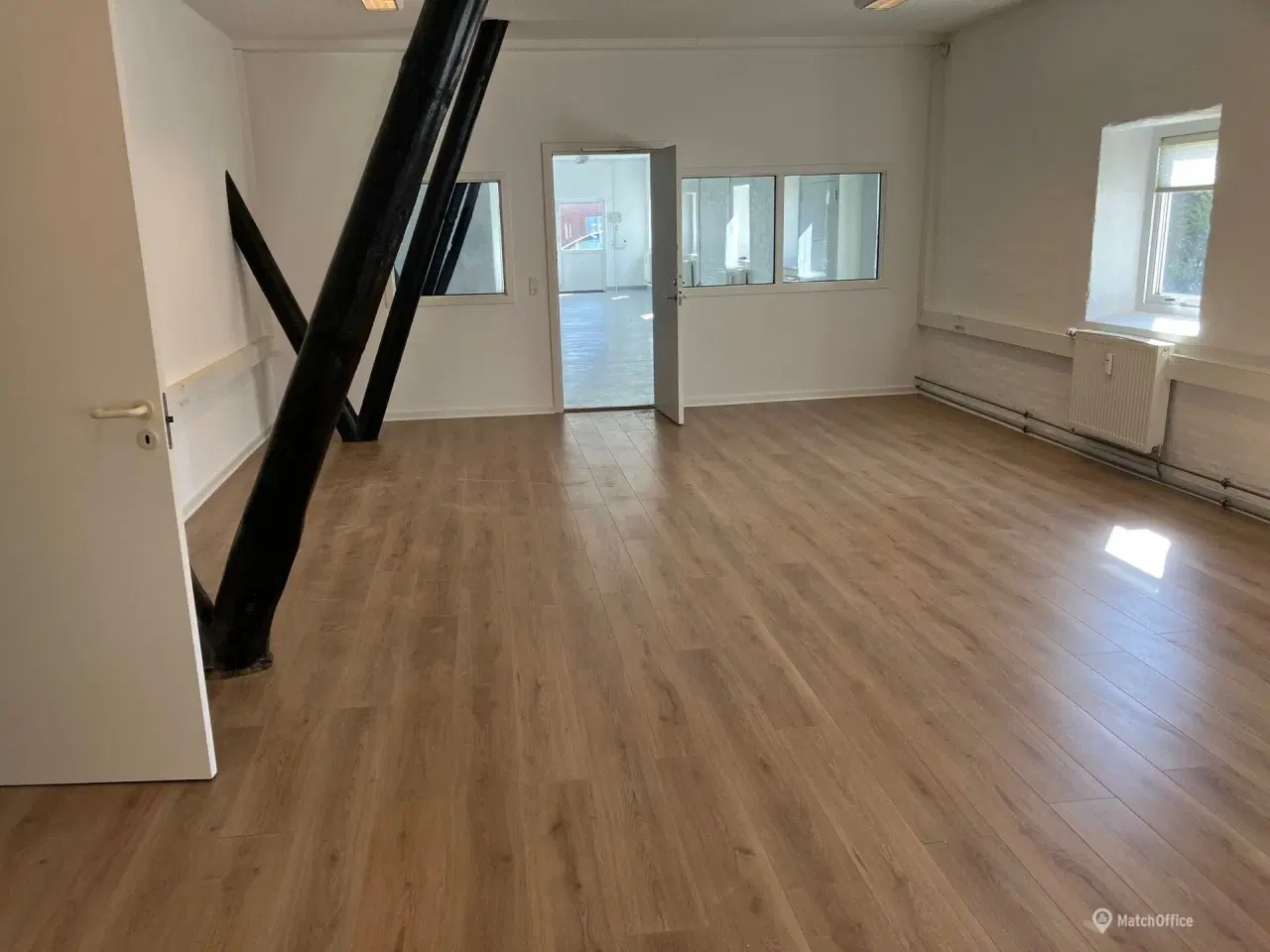 Billede 10 - Isoleret og opvarmet kontor inklusiv mindre lagerhal