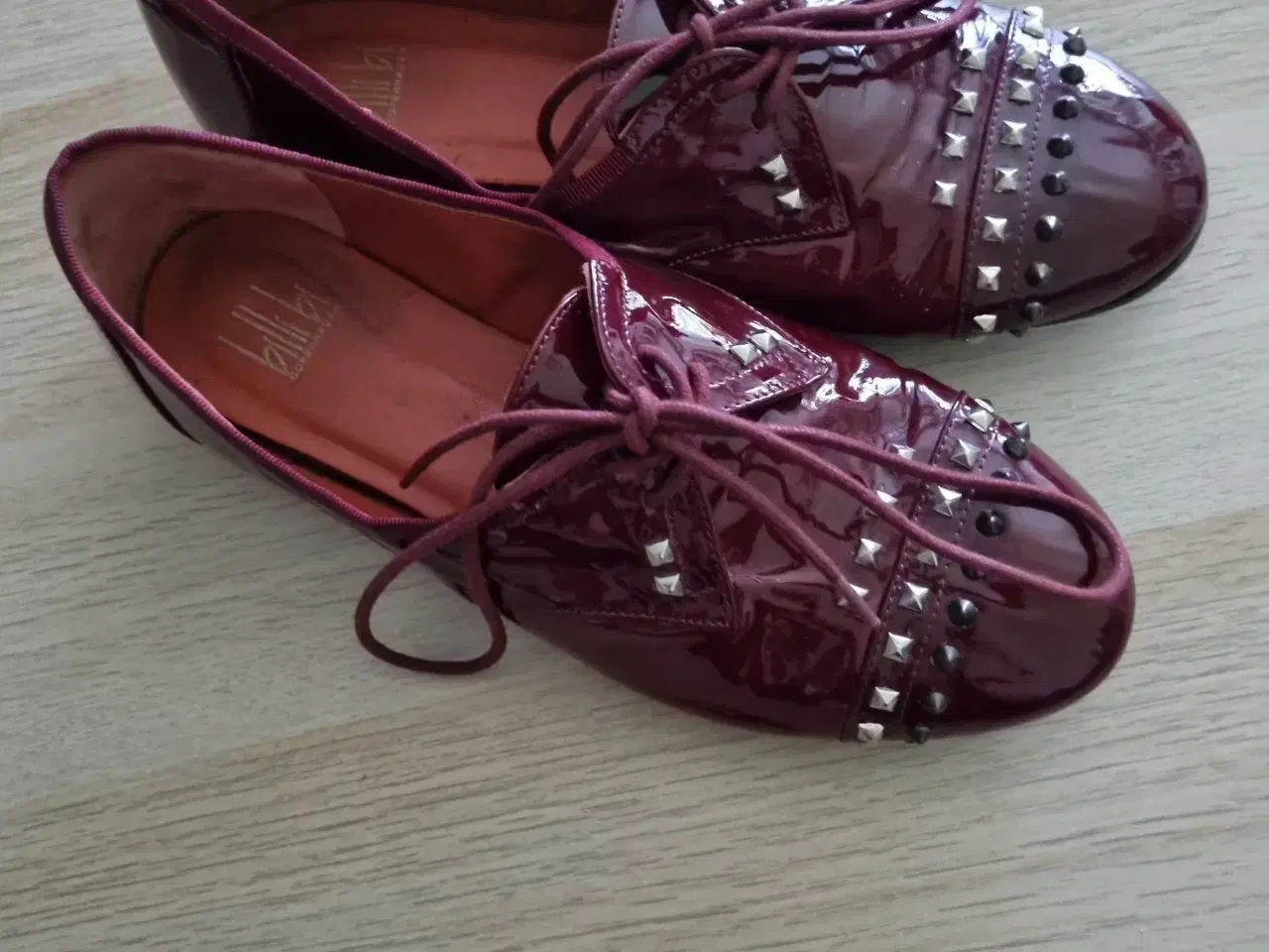 Billede 3 - Billi Bi flade læder/laksko med nitter