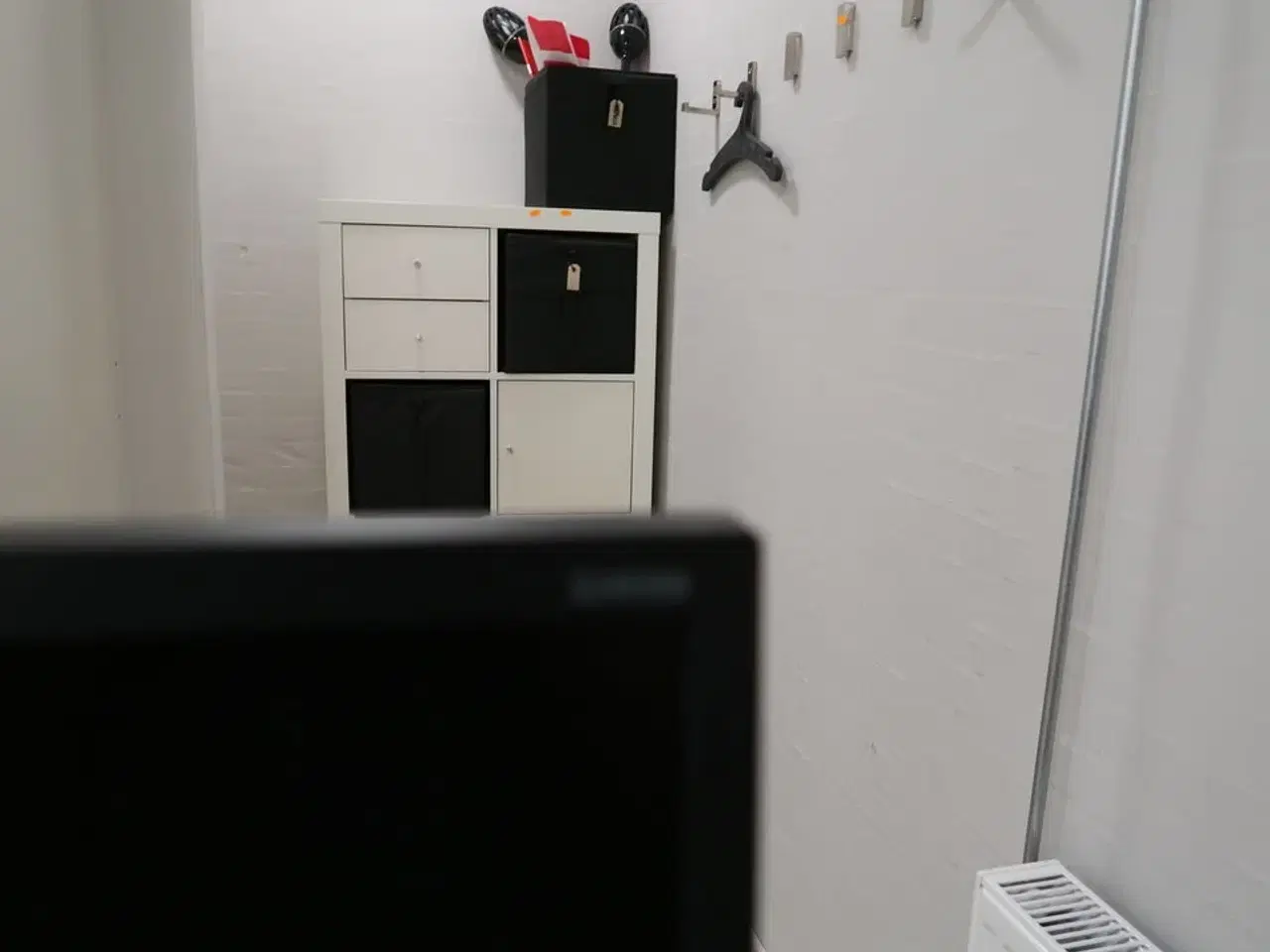 Billede 3 - Computerskærm SAMSUNG S24E650 med tastatur