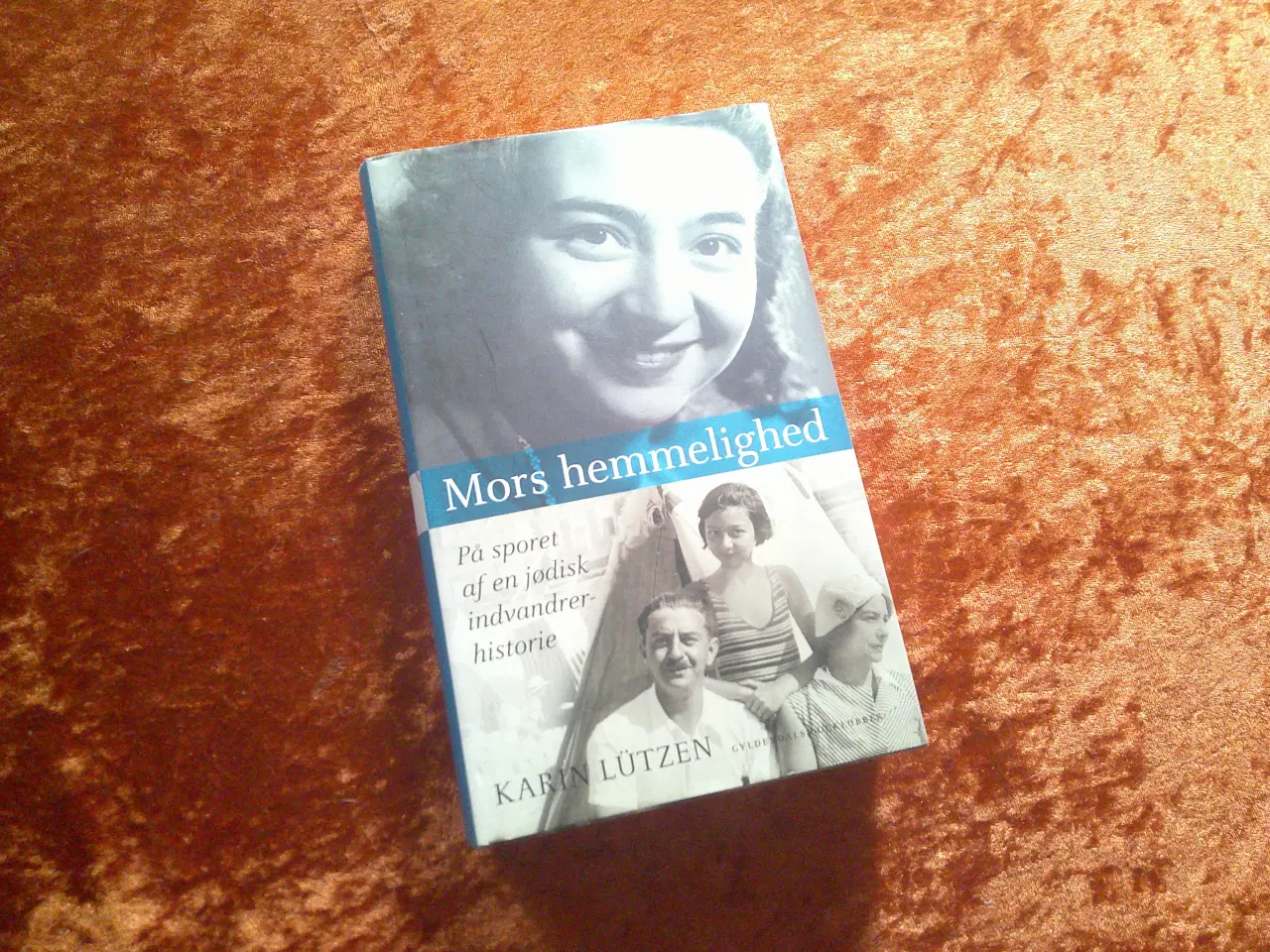 Billede 2 - Mors hemmelighed, Karin Lützen