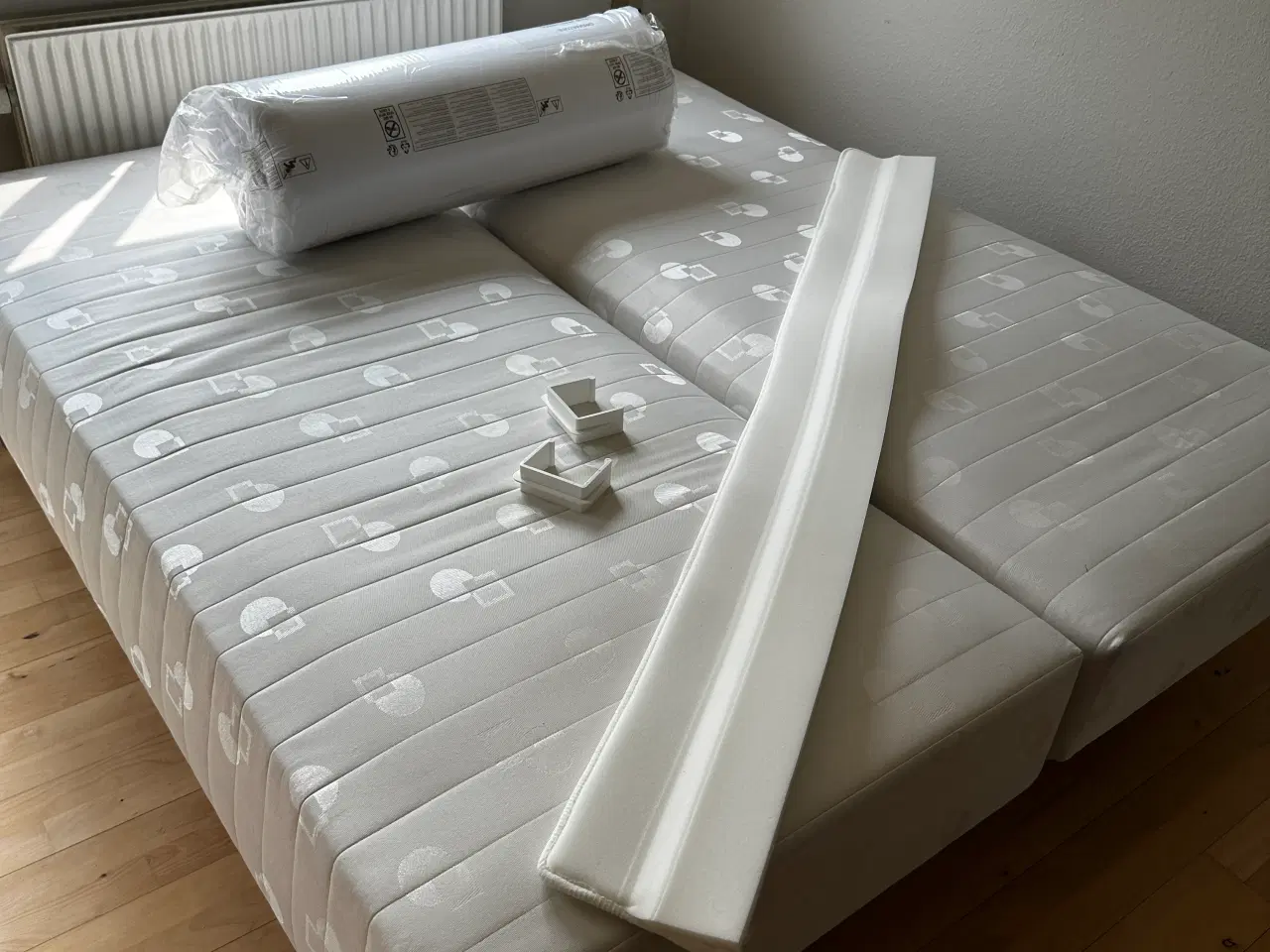 Billede 1 - Dobbeltseng 180x200cm + ny topmadras