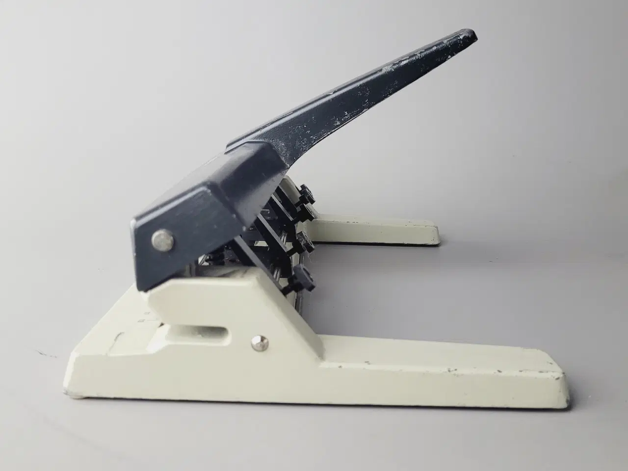 Billede 4 - ⭐️· Kraftig LEITZ 4-Huls Hulmaskine - 5114 Akto