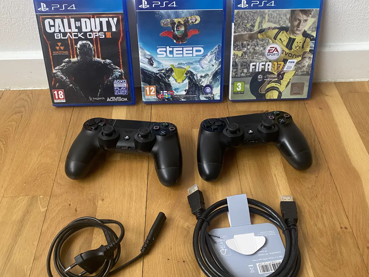 Billede 2 - PlayStation 4 – 1TB med 2 controllere og spil