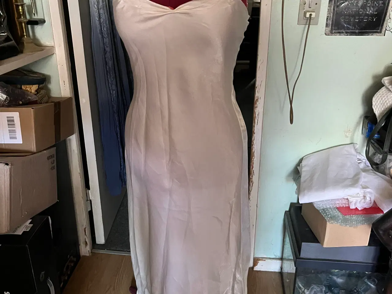 Billede 1 - Kjole ( evt til konfirmation )