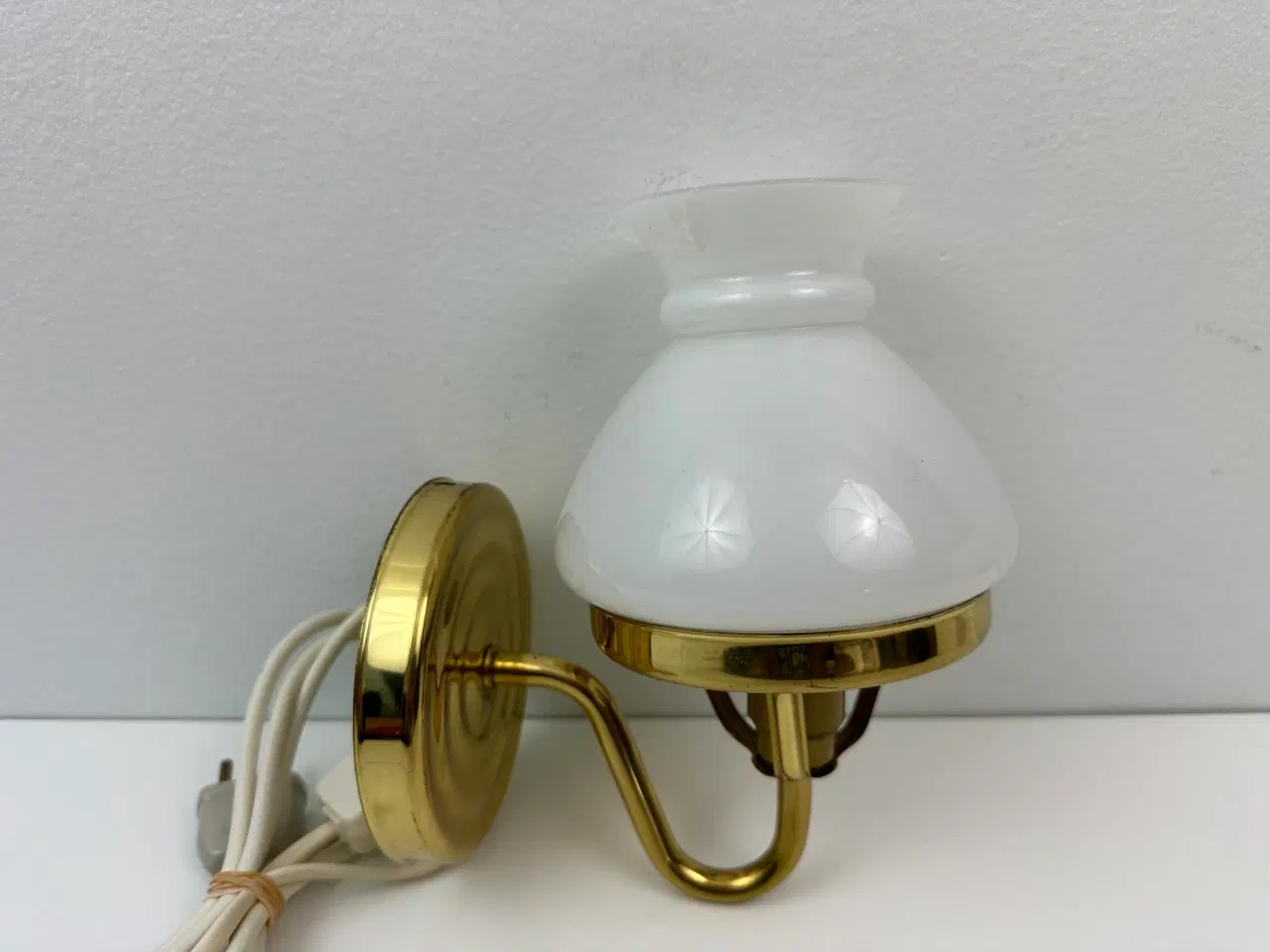 Billede 1 - Vintage messing lampe med opalglas