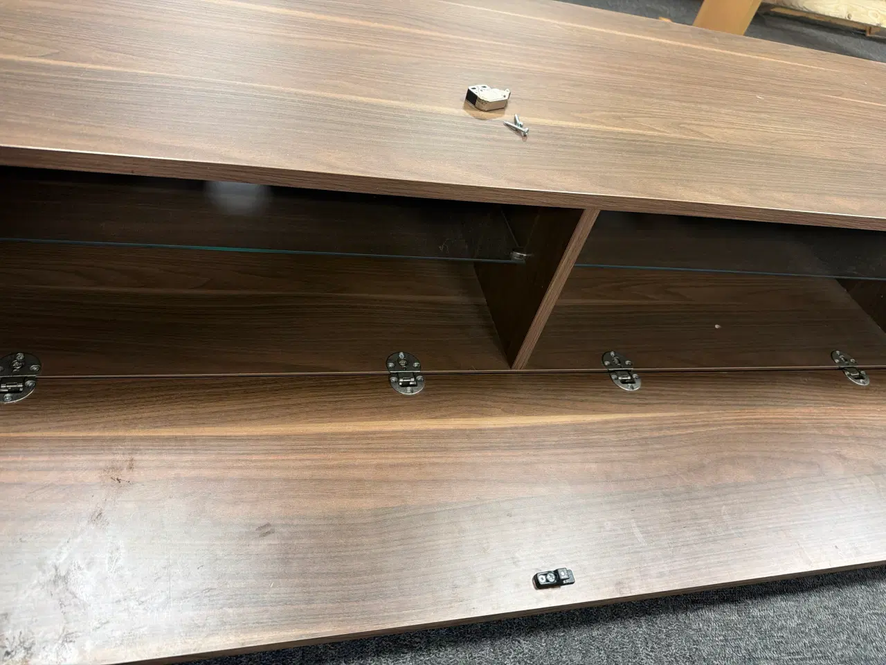 Billede 3 - TV-bord i valnød