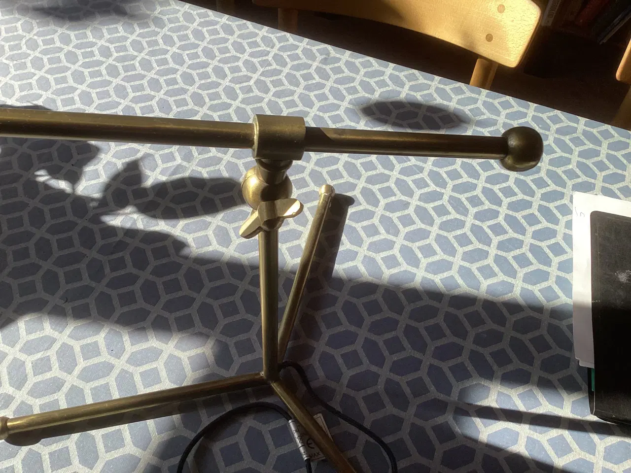 Billede 3 - Bordlampe med sort skærm