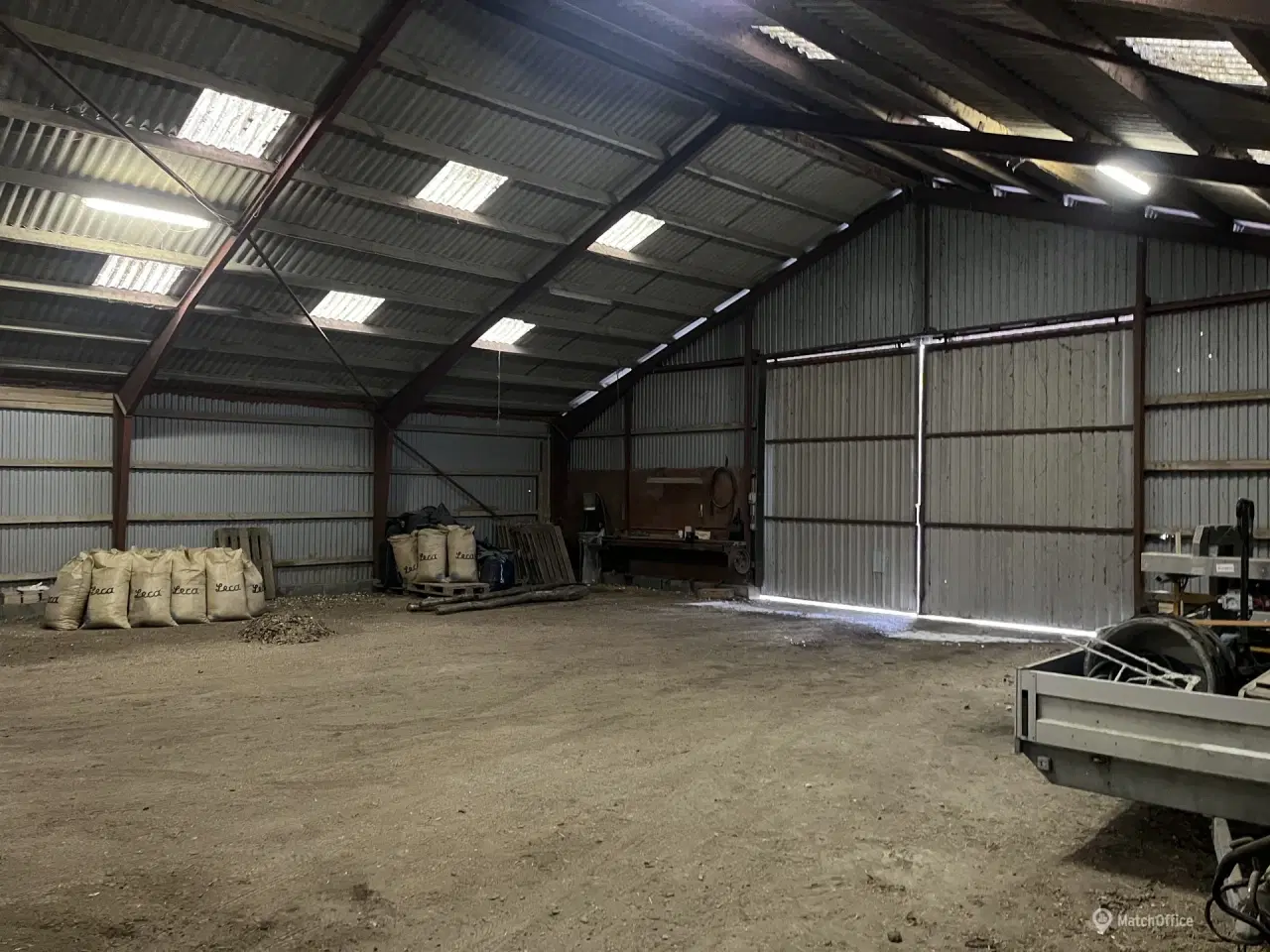Billede 3 - Rummelig hal på 456 m² udlejes