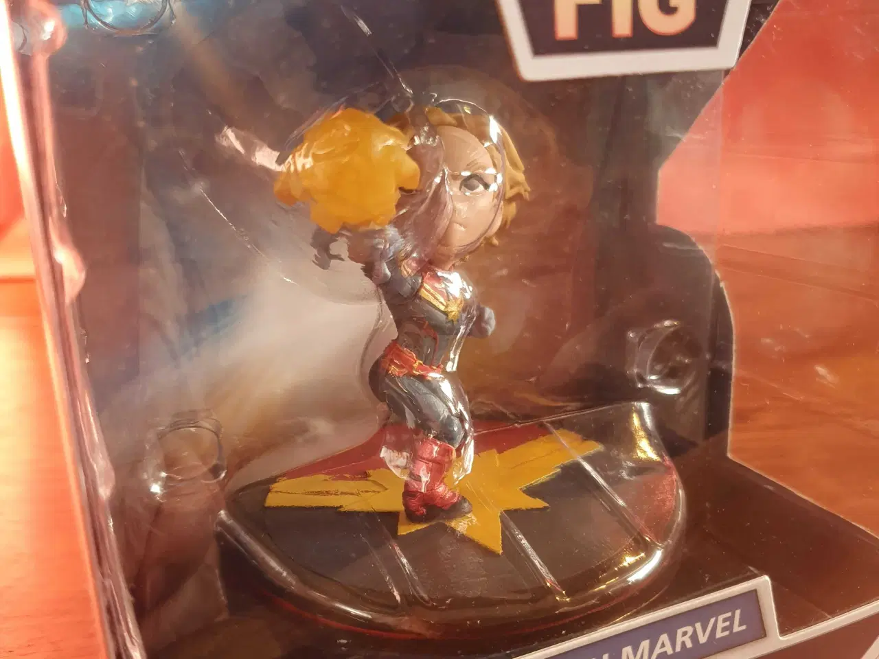Billede 2 - Captain Marvel figur