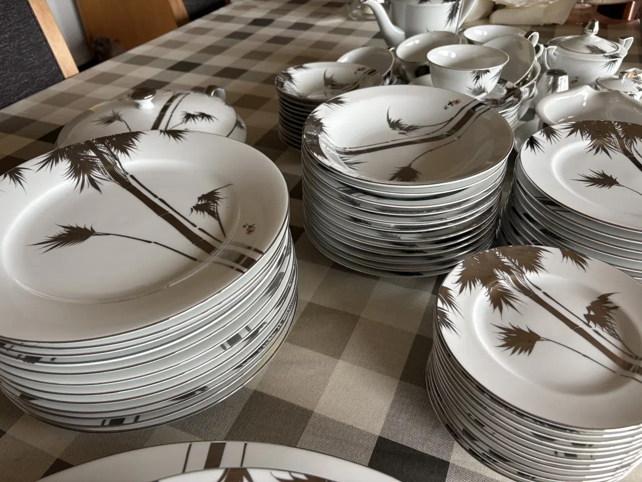 Billede 4 - Japansk håndmalet service Kutani