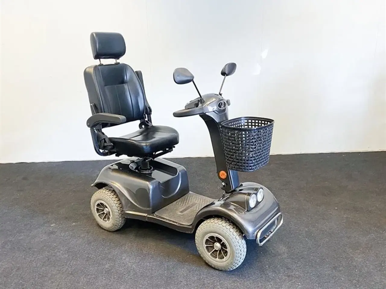 Billede 1 - LM-350 grå